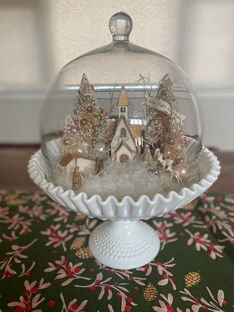 Christmas Cloche Ideas Glass Domes, Cake Dome Decor Display, Cake Dome Decor, Calvary Hill, Christmas Handcraft, Christmas Upcycle, Cloche Garden, Christmas Cloche, Cloche Ideas