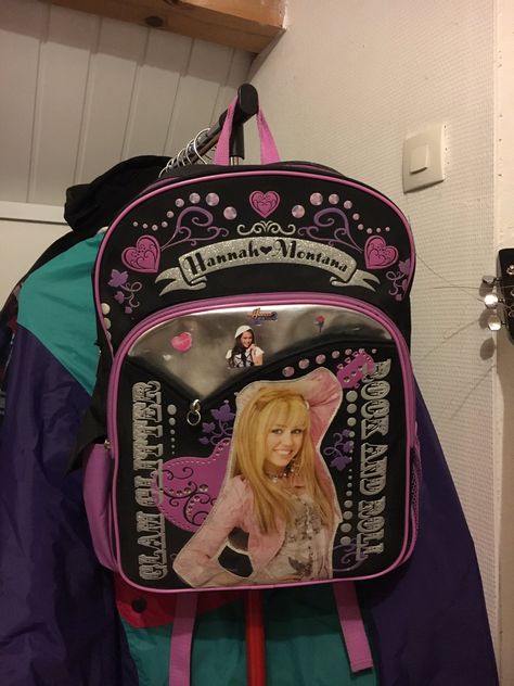 Hannah Montana Merch, Kid Backpacks Senior Year, Girlhood Childhood, Senior Backpacks, Full House Videos, Senior Year Things, Preppy Backpack, Senior Year Of High School, Nostalgia Core