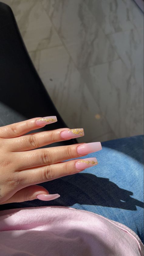 Nail Inspo With Gold Flakes, Light Pink Gold Nails, Gold Flake Ombre Nails, Light Pink Nails With Gold Flakes, Ombre Nails With Foil Flakes, Pink Nails Gold Flakes, Rose Gold Flake Nails, Nail Inspo Gold Flakes, Pink And Gold Nails Coffin