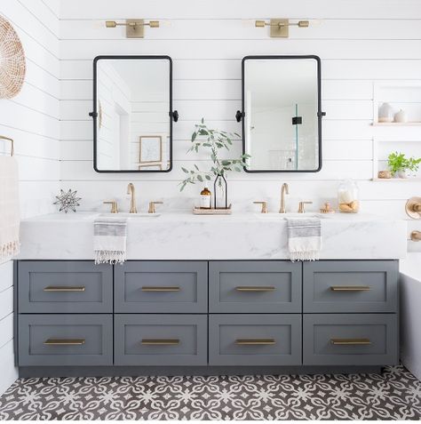 Gold hardware/black mirrors/ blue/grey vanity Hampton Style Bathroom, Hampton Style Bathrooms, Interior Design Minimalist, Bad Inspiration, Jack And Jill Bathroom, Bathroom Sconces, Girls Bathroom, Bathroom Renos, Farmhouse Bathroom