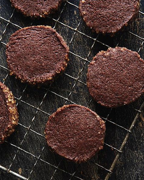 Chocolate Chili Icebox Cookies Chocolate Chili Cookie, Chili Chocolate Cookies, Cookies Photo, Sweet Paul Magazine, Icebox Cookies, Spicy Chocolate, Chocolate Chili, Peanut Brittle, Recipes Sweet