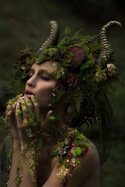 Mother Nature - Emily Teague on Fstoppers Fantasy Magic, Fantasy Photography, Foto Art, Green Witch, Arte Fantasy, 영감을 주는 캐릭터, 인물 사진, Model Photography, Artwork For Sale