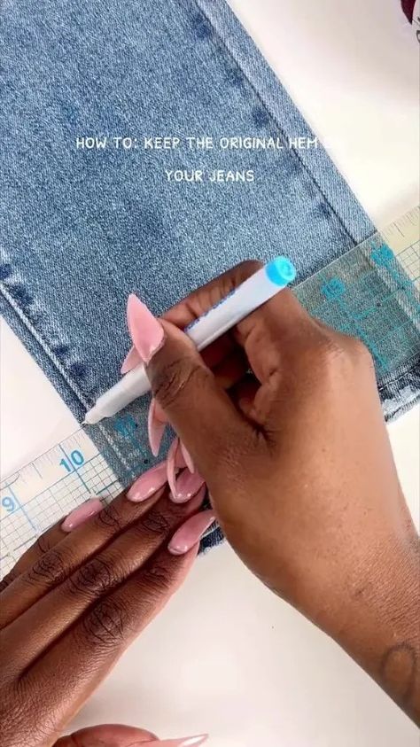 If you just turn up a simple hem on jeans as you would do on a skirt, it never looks right. So here’s my quick and easy hack to hem your jeans and keep the original hem intact. How To Turn Up Jeans, Hemming Jeans With Original Hem Video, How To Hem Jeans, Hem Jeans With Original Hem, Turn Up Jeans, Hemming Jeans, Altering Jeans, Original Hem, Denim Backpack