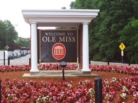 Ole Miss - University of Mississippi Rebels football - campus entrance Ole Miss Campus, Campus University, Ole Miss Football, Oxford Mississippi, College Tour, Miss Girl, Hotty Toddy, College Sorority, Pink Wallpaper Girly