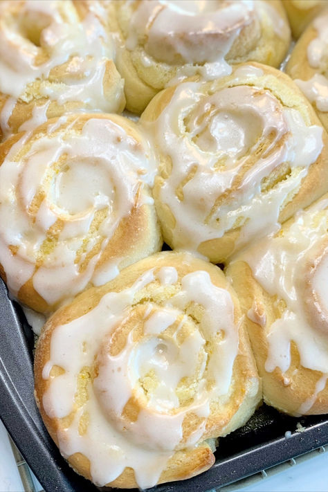 A pan of overnight orange rolls with orange glaze. Orange Recipes Dessert, My Country Table, Orange Sweet Rolls, Orange Dessert, Orange Rolls, Breakfast Rolls, Country Table, Orange Glaze, Berries Recipes