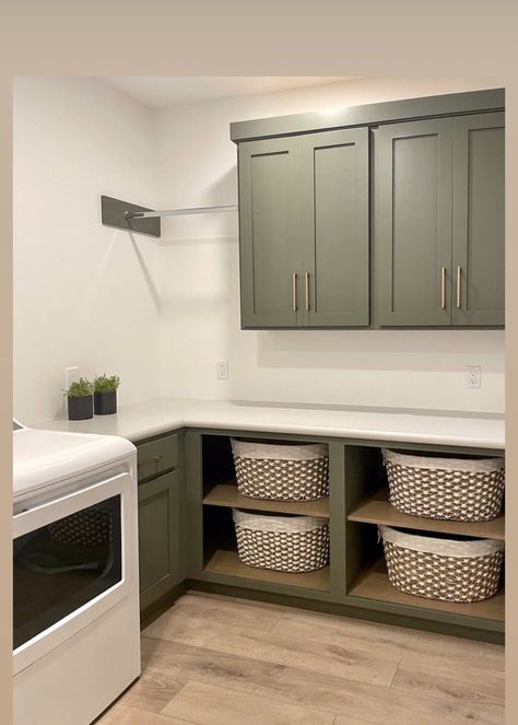 Laundry Room U Shape, Laundry Room Design L Shape, Laundry With Half Bath Layout, Laundry With Half Bath, Laundry Room With Cubbies, Laundry Room Ideas L Shape, Corner Sink In Laundry Room, Laundry Set Up, Beige Cabinets Laundry Room