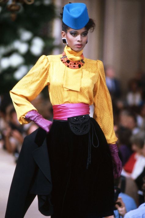 yves saint laurent 1982 Glove Outfits, 80s Outfit Ideas, Gigi Grant, Saint Laurent Couture, 80s Trends, Ysl Fashion, Yves Saint Laurent Couture, 80s Fashion Trends, Gloves Fashion