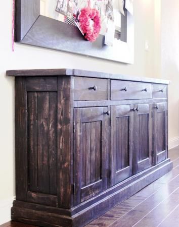 This could work! Rustic Sideboard, Buffet Hutch, Wood Sideboard, Decoration Inspiration, Sideboard Buffet, Buffet Table, Rustic Furniture, Easy Diy Projects, Furniture Projects