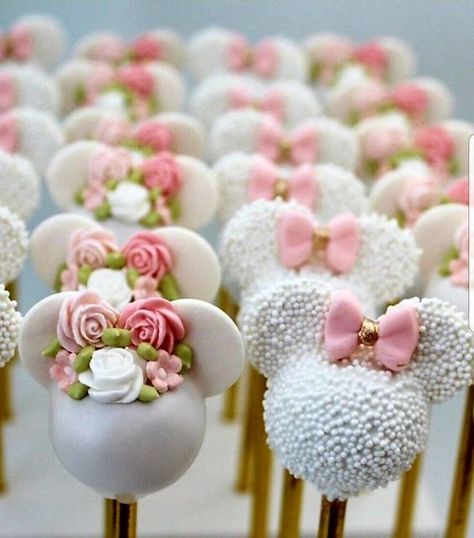 Cake Pop Receita, Disney Cupcakes, Baby Shower Dessert Table, Boy Baby Shower Ideas, Baby Shower Cake Pops, Baby Shower Treats, Cake Pops How To Make, Disney Baby Shower, Cake Pop Recipe