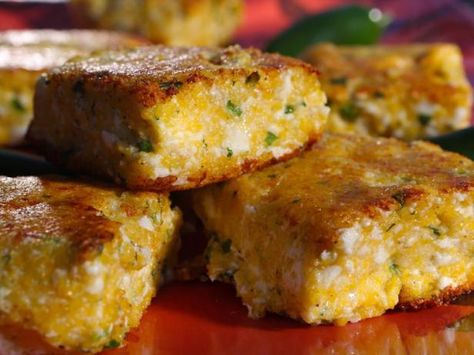 Get Spicy Polenta Cakes Recipe from Food Network Salat Wraps, Polenta Cakes, Polenta Recipes, Guy Fieri, Buffalo Chicken Dip, Cereal Recipes, Polenta, Couscous, Food Network