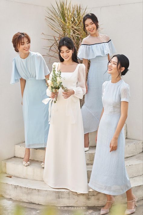 Simple Wedding Dresses Modest, Korean Bridesmaid, Korean Wedding Dress Simple, Korean Wedding Dress, Casual Bridesmaid Dresses, Confirmation Dresses, Pretty Bridesmaid Dresses, Casual Frocks, Minimalist Wedding Dresses