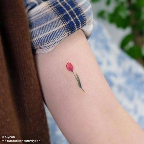 Tulip Tattoo, Palm Tattoos, Shape Tattoo, Small Girl Tattoos, Unique Tattoo Designs, Cool Tattoo, Tattoo Trends, Little Tattoos, Forearm Tattoos