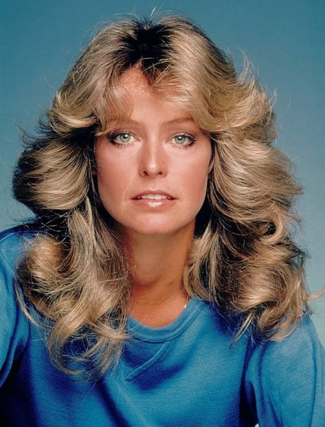 How to get Farrah Fawcett's famous long feathered hairstyle from the '70s 7 80s Hairstyles Men, 70s Hair, Bad Haircut, 80s Hair, Front Hair Styles, Farrah Fawcett, Long Layered Hair, Retro Hairstyles, Modern Hairstyles