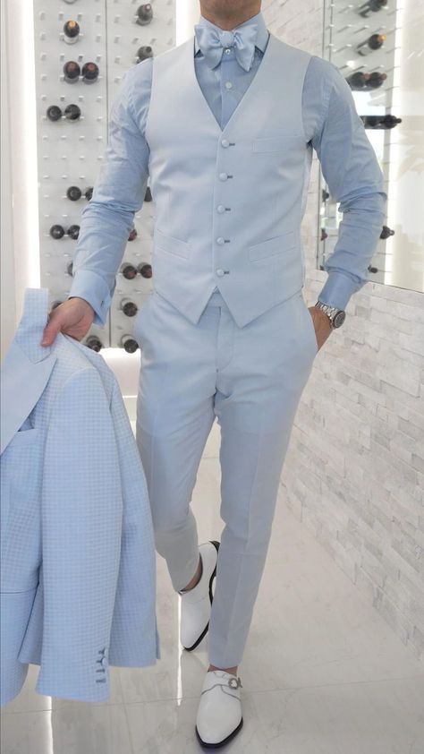 Light Blue Prom Suits, Light Blue Tux, Blue Prom Tuxedo, Quince Chambelanes Outfits, Blue Prom Suits For Guys, Baby Blue Wedding Dresses, Light Blue Dress Pants, Chambelanes Outfits, Blue Prom Suit