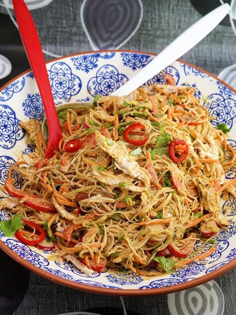 Bang Bang Chicken Noodle Salad Chicken Noodle Salad Recipe, Chicken Noodle Salad, Sweet Chilli Chicken, Bang Bang Chicken, Noodle Salad Recipes, Chilli Chicken, Noodle Salad, Toasted Sesame Seeds, Sweet Chilli