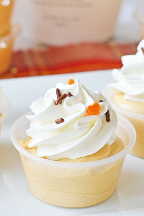 These Pumpkin Pudding Shots are part sweet creamy dessert and part delicious cocktail, making them the perfect pumpkin treat for all your fall celebrations! Shots With Fireball, Pumpkin Pudding Shots, Pumpkin Pie Pudding Shots, Pumpkin Pie Shots, Vanilla Pudding Shots, Rumchata Pudding Shots, Chocolate Pudding Shots, Pumpkin Pie Pudding, Pudding Shot Recipes