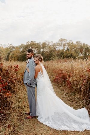 Bride-and-Groom-Portraits-Fall-Wedding-Day-at-town-and-Country-Events-Central-Illinois Husband And Wife Wedding Poses, Bride Outdoor Photography, Wedding Day Picture Ideas Couple, Wedding Photos At Alter, Country Wedding Photography Poses, Wedding Day Photo Ideas Bride And Groom, Cute Wedding Pictures Bride And Groom, Country Wedding Photos Bride And Groom, Fall Bride And Groom Photos