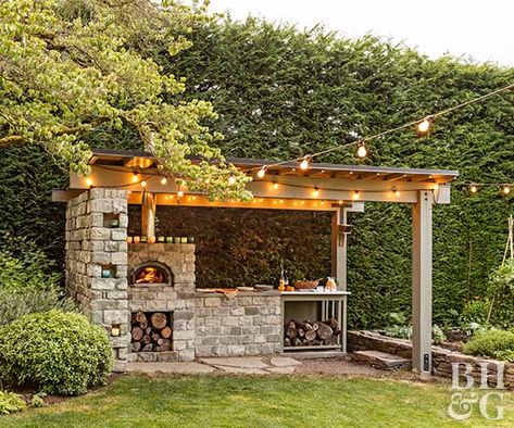 A Lakefront Home That's Swimming in Warm Wood and Natural Light Outdoor Kitchen Plans, Outdoor Bbq Kitchen, Outdoor Oven, Backyard Kitchen, Pizza Oven Outdoor, Outdoor Kitchen Patio, Outdoor Pizza, Backyard Pergola, Pergola Plans