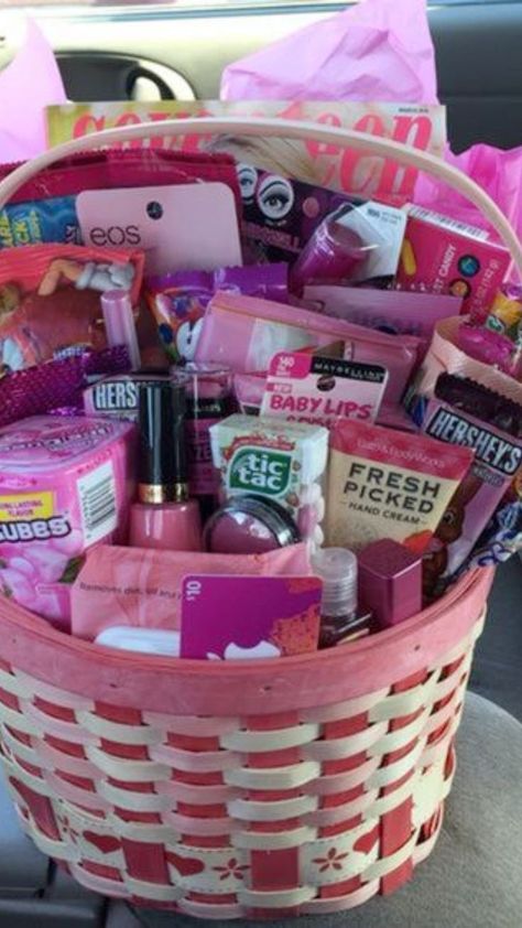 Spread pink joy with these delightful gift basket ideas! 🎀🎁 From sweet treats to pampering goodies, create a basket filled with rosy delights for any occasion. 💖✨ #PinkGiftBasket Pink Out Basket, Pink Theme Gift Basket, Sweet 16 Basket Ideas Gift, Volleyball Gift Basket Ideas, Sweet 16 Gift Basket Ideas, Pink Themed Gift Basket, Pink Basket Gift Ideas, Color Themed Gift Baskets, Blue Themed Gift Baskets