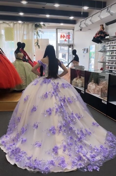 White Dress With Purple Flowers, Purple And White Quinceanera Dresses, Dark Purple Quinceanera Dresses, White Sweet 16 Dresses, White Quince Dress, Rapunzel Quince, Purple Quince Dress, White Sweet 16, Lilac Quinceanera