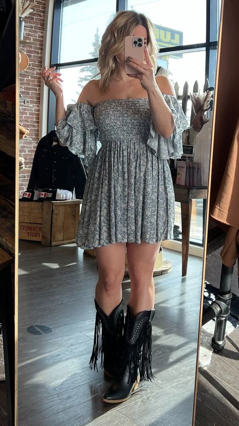 40+ Ways To Wear Dresses & Cowboy Boots — Dress For You Styling Sheena Outfits, Dresses To Wear With Cowgirl Boots, Sundress With Cowboy Boots, Cowgirl Boots And Dress Outfit, Dresses And Cowboy Boots, Cowgirl Dresses With Boots, Dresses To Wear With Cowboy Boots, Western Ootd, How To Wear Cowboy Boots