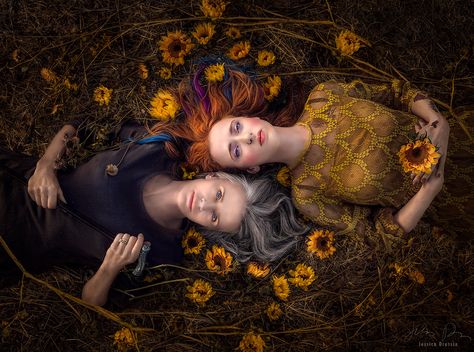 Cinemagraph Inspiration, Mom Daughter Photography, Mom Daughter Photos, Whimsical Photoshoot, Mother Daughter Poses, Daughter Photo Ideas, Mother Daughter Photoshoot, Witch Photos, Fairy Photoshoot