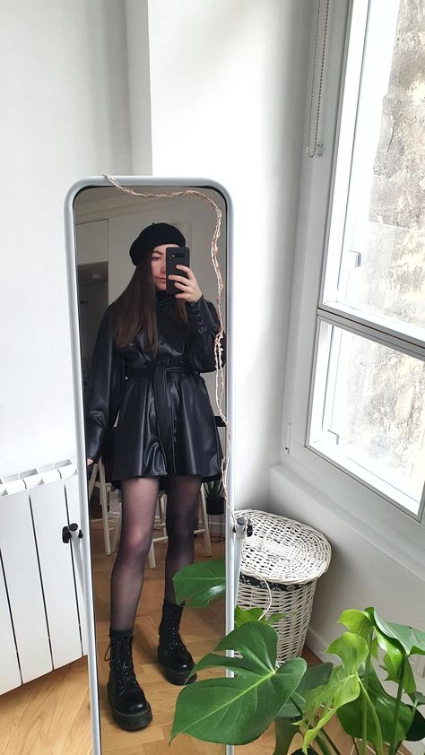 All black outfit leather dress beret french girl aesthetic jadon doc martens Dr Martens Corporate Outfit, Dr Martens Dressed Up, High Heel Doc Martens Outfit, Doc Martens Dress Outfits, Dress And Doc Martens, Martin Boots Outfits, Doc Martin Outfits, Italian Girl Style, Dr Martin Boots