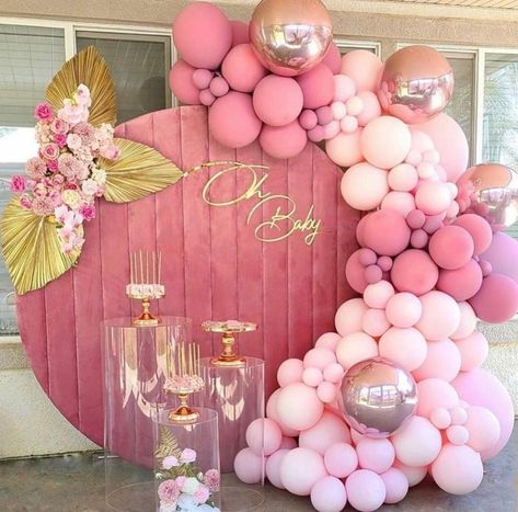 Pink Balloon Arch, Decoration Communion, Blowing Up Balloons, Birthday Menu, Rose Gold Chrome, Round Backdrop, Balloon Chain, Wedding Party Decor, Diy Balloon