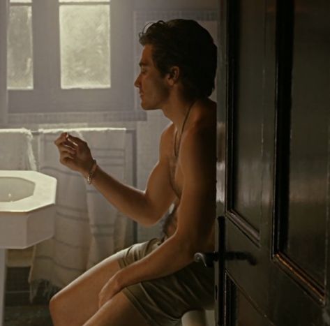 Jake Gyllenhaal Side Profile, Jake Gyllenhaal Shirtless, Jake G, Invincible Comic, Honey Bun, Scruffy Men, Donnie Darko, Girl Dinner, James Franco