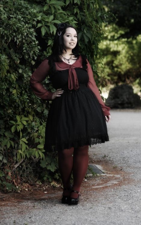 6x Plus Size Clothes, Plus Size Witch Aesthetic, Plus Size Jewel Tone Outfits, Fem Nonbinary Fashion, Corporate Goth Plus Size, Plus Size Goth Outfits, Plus Size Witch, Fat Goth, Elizabethan Fashion