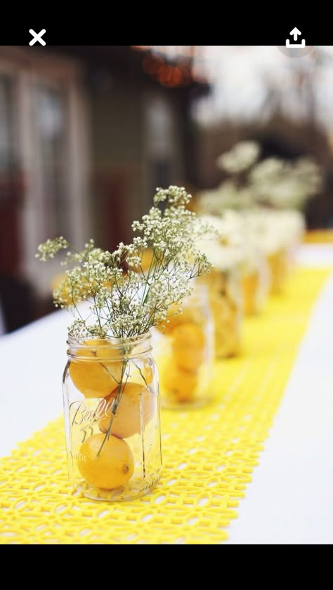 Sunshine Birthday Theme, Lemon Themed Party, Lemon Themed Bridal Shower, Sunshine Birthday Parties, Sun Birthday, Sunshine Baby Showers, Lemonade Party, Tafel Decor, Yellow Table