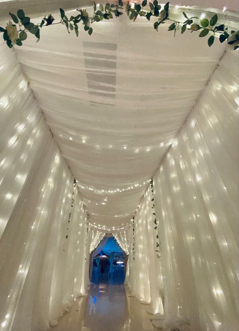 Hall Decor Ideas Party, Gala Entry Decor, Fairy Light Dance Floor, Wedding Dance Floor Ceiling Decor, Dance Floor Ceiling Decor, Decorate Hallway, Prom Party Decorations, Christmas Hallway, Womens Ministry Events