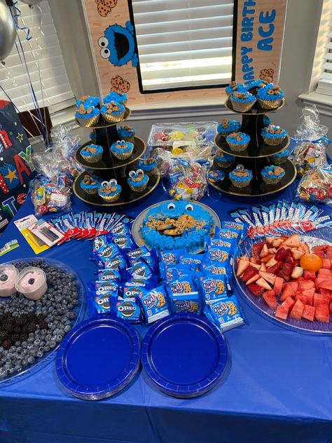 First Birthday Cookie Monster, Cookie Monster First Birthday Party, Cookie Monster Party Food, Cookie Monster Theme Party, Cookie Monster 1st Birthday Decorations, Cookie Monster Baby Shower Theme, Cookie Monster Treats, Cookie Monster Baby Shower Ideas, Cookie Monster Party Favors