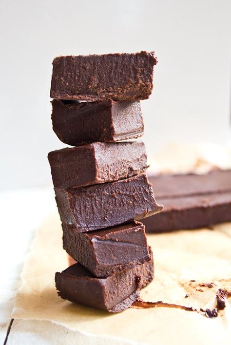 Keto Chocolate Peanut Butter Fudge (Sugar Free Fudge Recipe) Dessert Mascarpone, Sugar Free Fudge, Dessert Mousse, Keto Fudge, Chocolate Peanut Butter Fudge, Keto Candy, Butter Fudge, Keto Friendly Desserts, Pasta Primavera