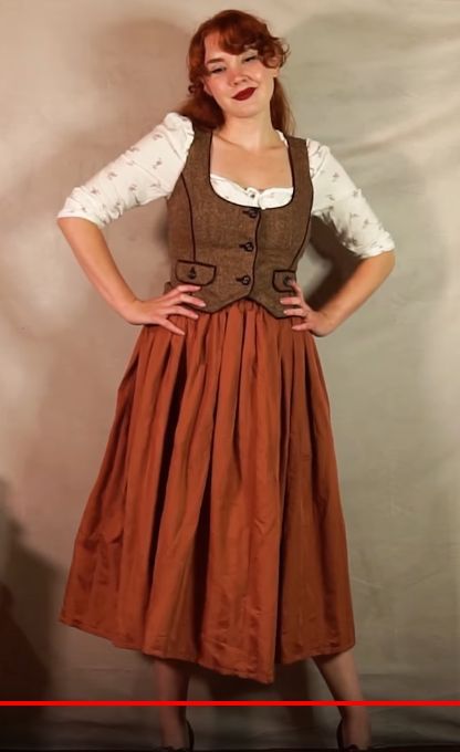 Hobbit Girl Costume, Women Hobbit Cosplay, Plus Size Hobbit Fashion, Rachel Maksy Hobbit, Casual Hobbit Outfit, Whimsical Cottagecore Outfits, Plus Size Hobbit Outfit, Hobbit Cosplay Female, Hobbit Core Fashion