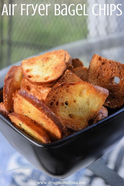 Air Fryer Bagel Chips, Bagel Chips Recipe Air Fryer, Garlic Bagel Chips Air Fryer, Homemade Bagels Air Fryer, Air Fried Bagels, Bagel Garlic Bread Air Fryer, 2 Ingredient Bagels Air Fryer, Bagel Chips Recipe, Chips In The Air Fryer