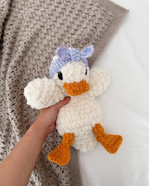 It’s Della’s world, we’re just living in it 🪩🌟 Pattern: Della Duck by @shopmodthreads Yarn: @lionbrandyarn Forever Fleece & @bernatyarn Blanket Inspo: Literally everyone who has already made Della #DellaDuck #crochetduck #duck #amigurumiduck #amigurumi #lovey #crochet #crocheter #crochetlove #crochetaddict #crochetinspo #lionbrandyarn #yarnlover #blanketyarn Free Crochet Duck Pattern, Crochet Duck Pattern Free, Duck Crochet Pattern Free, Free Animal Crochet Patterns, Duck Amigurumi Free Pattern, Amigurumi Lovey, Duck Lovey, Della Duck, Duck Amigurumi