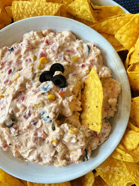 Fiesta Corn Dip, Mexican Dip Recipes, Mexican Corn Dip, Fiesta Dip, Corn Dip Recipes, Potato Corn Chowder, Corn Chowder Recipe, Corn Dip, Cream Cheese Dips