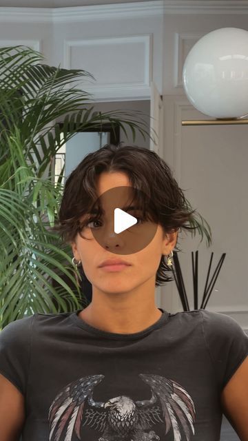 Faick Zekai on Instagram: "Classy Short Hair 🤩 #haircut #cotril #milano #trend #cut #trend #video #hairvideos #instadaily" Classy Short Hair, Trend Video, Bowl Haircuts, Hair Color And Cut, Hair Haircut, Short Cut, Short Cuts, Hair Videos, Short Hair