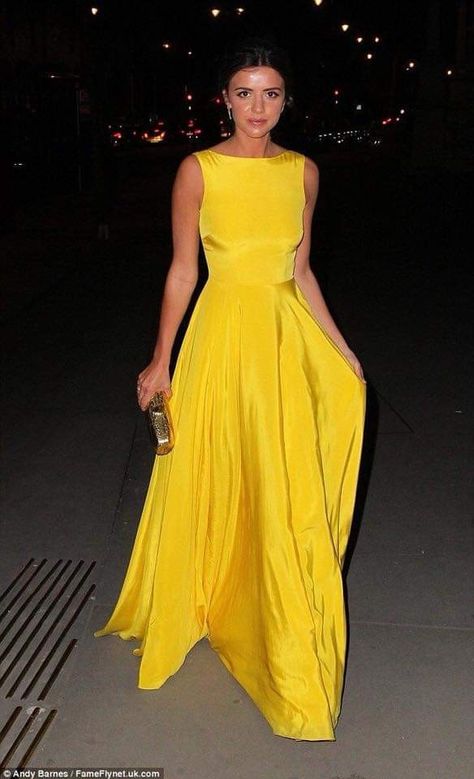 Prom Dresses Custom, Yellow Gown, Yellow Dresses, Simple Prom Dress, Mustard Color, Maxi Robes, Yellow Lace, Sleeveless Maxi Dress, Style Outfits