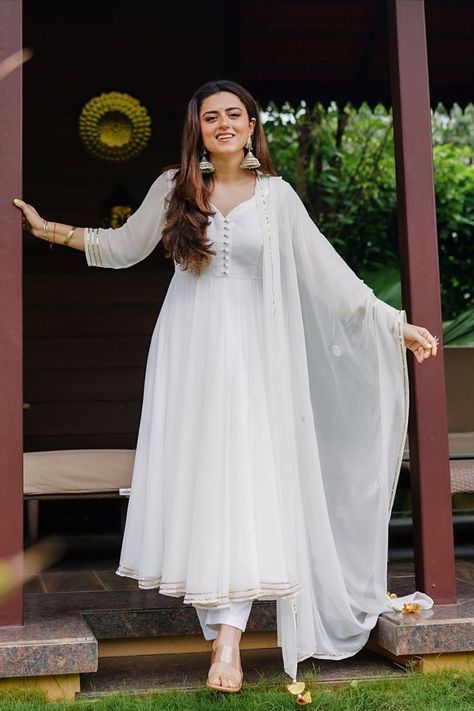 They says opposite attracts...... RUDRAANG PRATAP SINGH SHEKHAWAT … #romance #Romance #amreading #books #wattpad White Anarkali Dress, Self Made Billionaire, Kurtis Patterns, Off White Anarkali, White Anarkali Suits, Salwar Suits For Women, Anarkali Designs, White Frock, White Anarkali