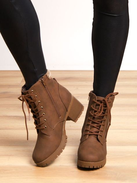 Right This Way Lace Up Heeled Boot - Final Sale Business Casual Black Boots, Brown Ankle Boots Outfit, Cute Fall Boots, Best Fall Shoes, Fall Shoes For Women, Flat Boots For Women, Fall Shoes Women, Boots Outfit For Women, Womens Fall Boots