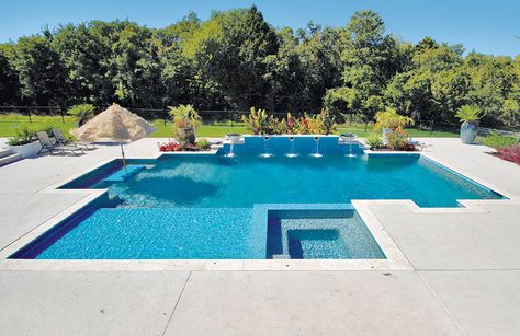 geometric-inground-pool-520 Geometric Pools, Blue Haven Pools, Inground Pool Designs, Swimming Pool Pictures, Geometric Pool, Dream Backyard Pool, Modern Pool, Pools Backyard Inground, Luxury Swimming Pools