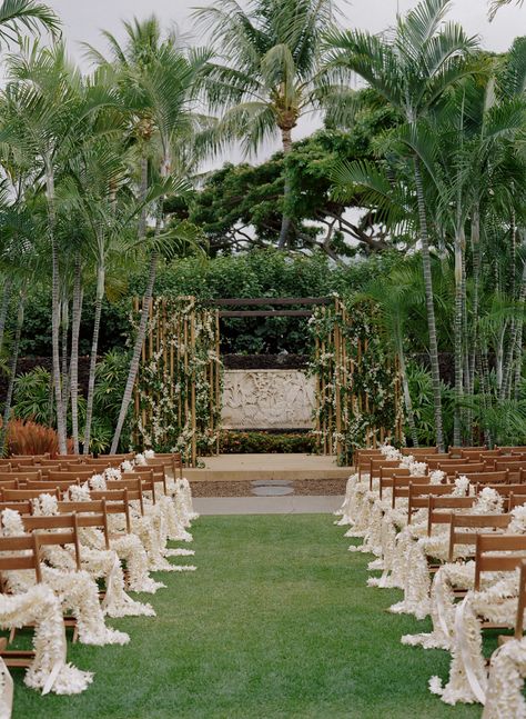 Kona Hawaii Florist | HART Floral Hawaii Reception Ideas, Small Hawaii Wedding Oahu, Hawaii Wedding Chapel, Hawaii Polo Club Wedding, Simple Hawaii Wedding, Hawaiian Wedding Decor, Hawaii Wedding Flowers, Coconut Wedding, Hart Floral