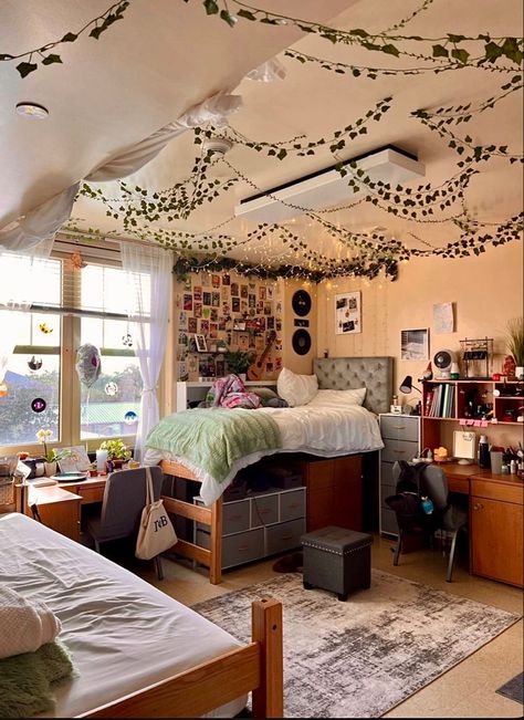 dorm inspo cozy dorm inspo cozy bedroom dorm inspo cozy  pink dorm inspo cozy  blue dorm inspo cozy  double college dorm inspo cozy green Dorm Vibes Aesthetic, Dorm Room Setup Layout, Things For Dorm Room, Unc Dorm Room, Zen Dorm Room, Cozy Twin Bed Ideas, Retro College Dorm, Dorm Layout Ideas Double, Cozy College Dorm Room Ideas