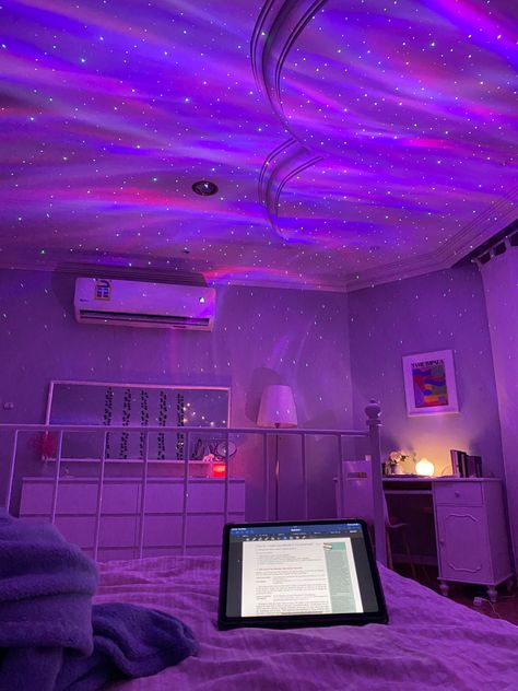 Ceiling Room Decor, Home Theater Ceiling, Projector In Bedroom, Aurora Projector, Galaxy Room, Calming Room, Indie Bedroom, Bedroom Ideas For Small Rooms Cozy, Galaxy Projector