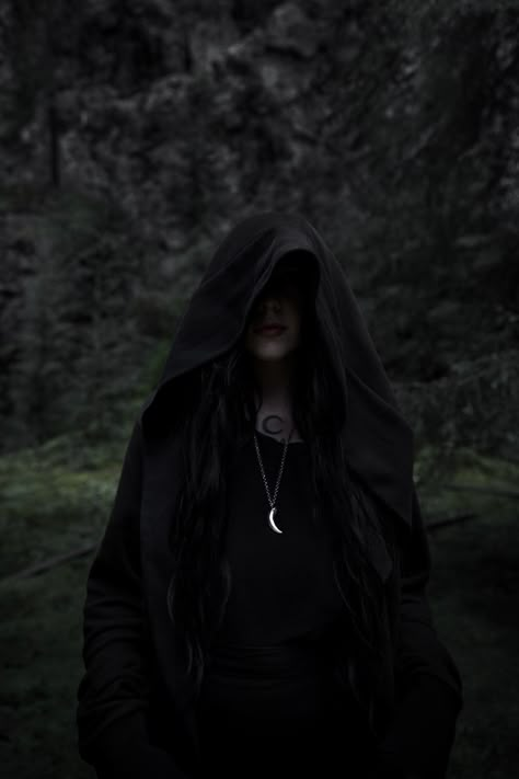 Angry Witch Aesthetic, Dark Witch Asethic, Feral Woman Aesthetic, Black Witch Aesthetic, Witch Aesthetic Dark, The Witch Aesthetic, Shadow Witch, Witches Aesthetic, Dark Witch Aesthetic