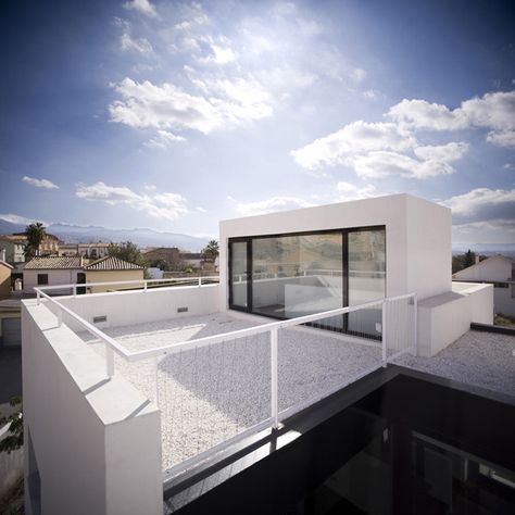 Terraced House Living Room, Spanish House Design, Roof Terrace Design, Covered Terrace, Rooftop Patio Design, Sitting Space, Modern Architecture Interior, Rooftop Terrace Design, Rooftop Design