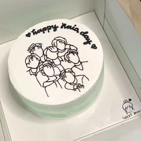 Minimalist Cake, Bts Cake, Pastel Cakes, Korean Cake, Simple Cake Designs, Bts Birthdays, Simple Birthday Cake, Dream Cake, Pretty Birthday Cakes