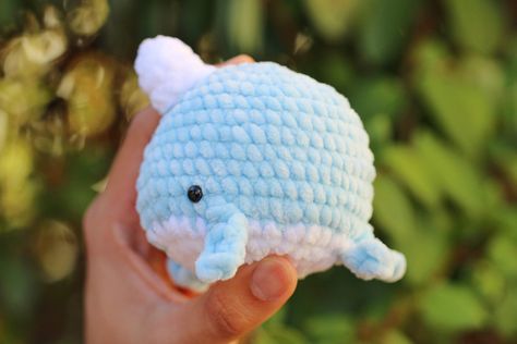 Crochet Whale, Easy Crochet Animals, Whale Pattern, Novelty Yarn, Easy Crochet Patterns Free, Crochet Cow, Kawaii Crochet, Crochet Fabric, Fun Crochet Projects